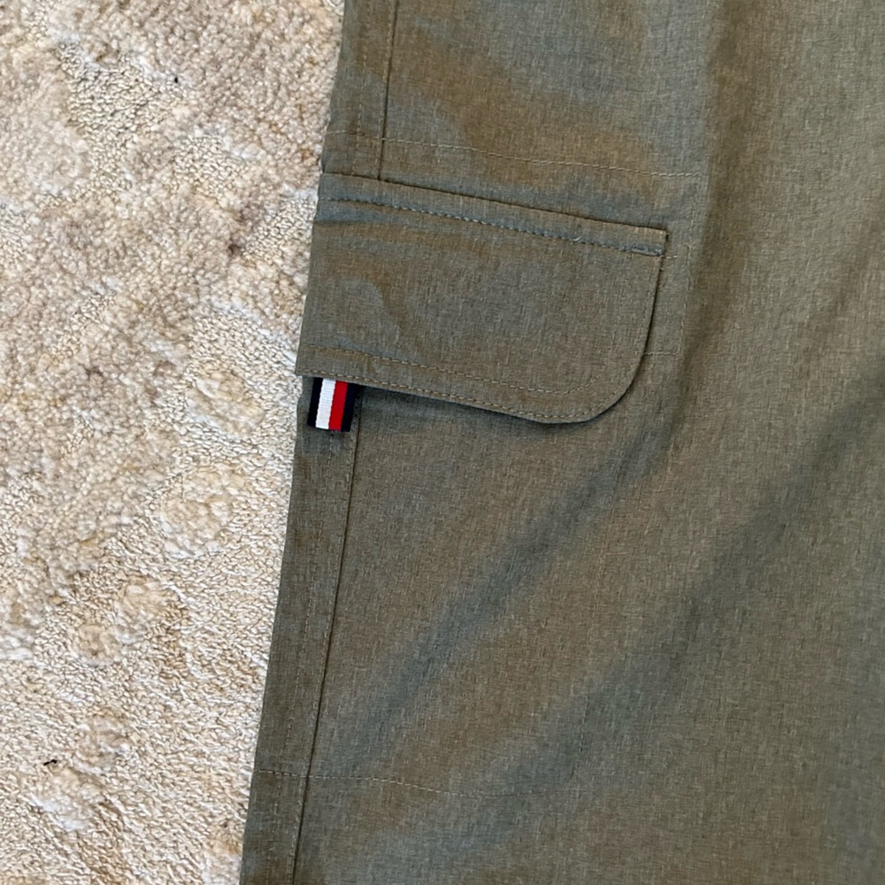 Tommy Hilfiger boys 12/14 shorts - Picture 2 of 5